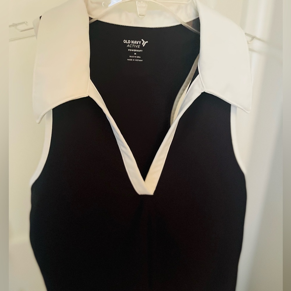 NWT ⭐️Old Navy Fitted PowerSoft Crop Polo Size Medium.